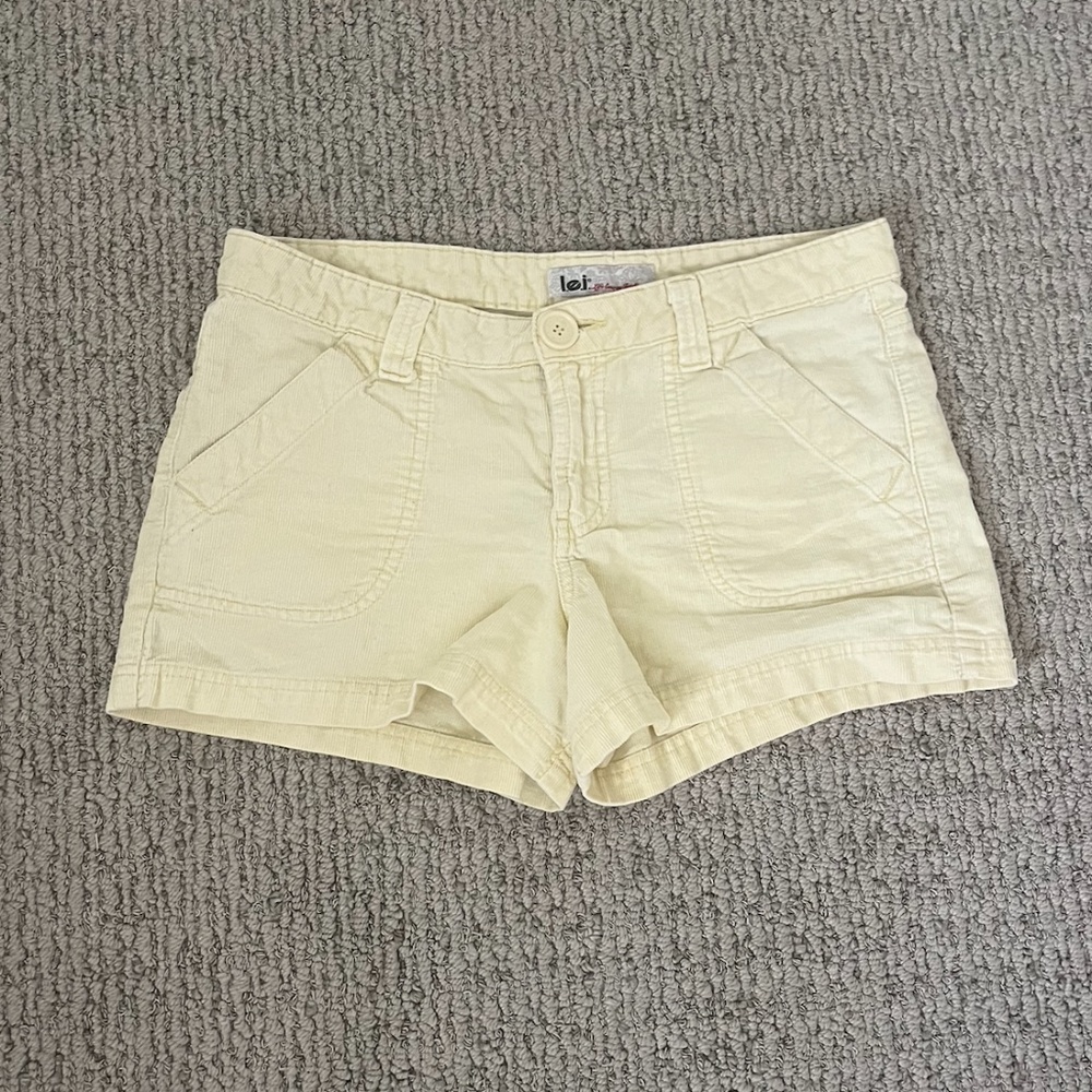 vintage L.E.I. corduroy shorts cream